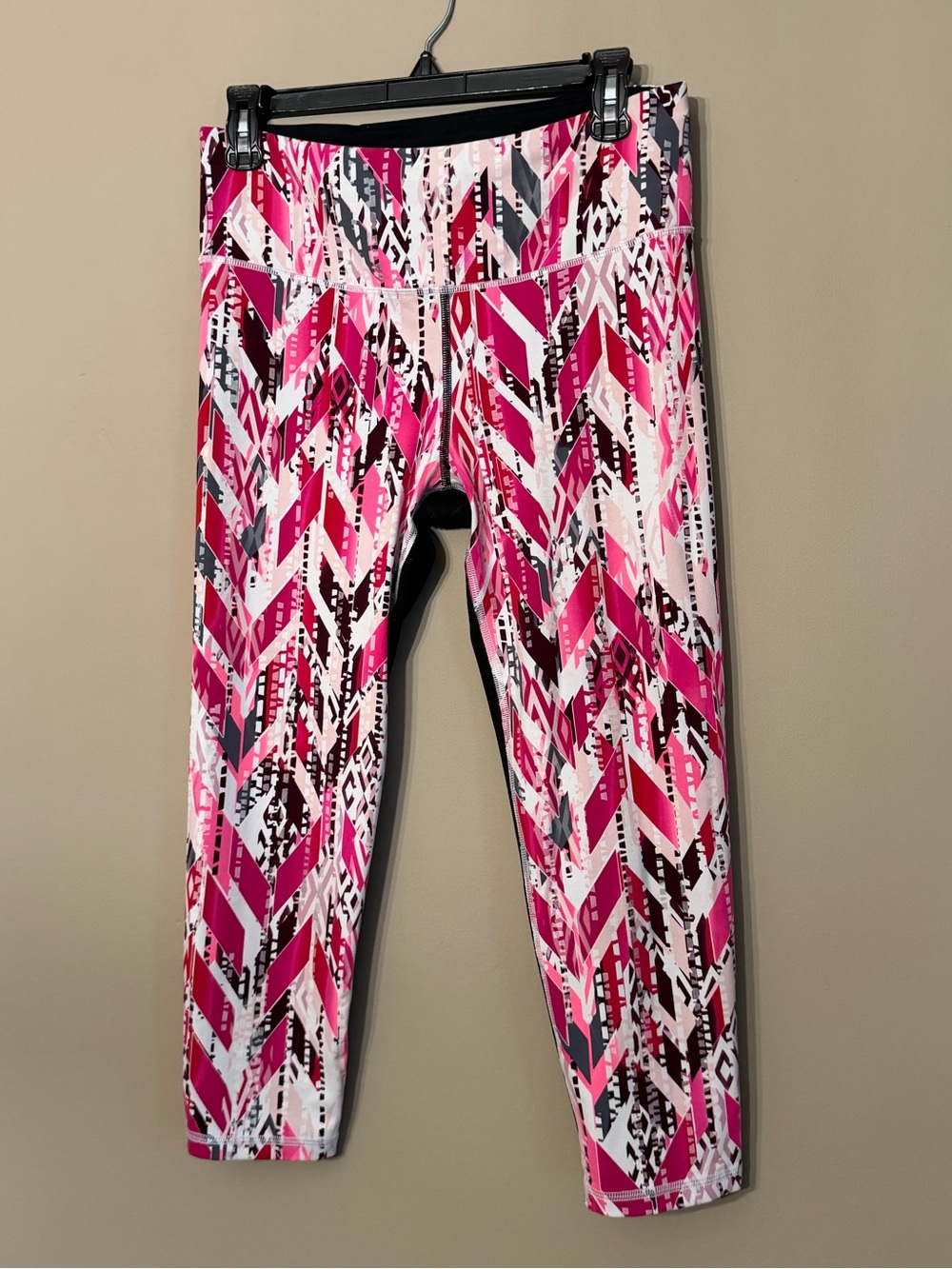 VSX Sport Knockout Capri Leggings
